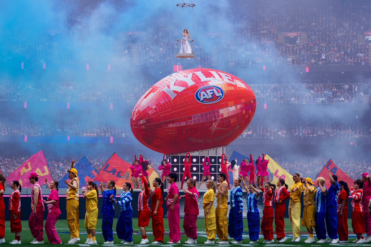 kylieminogue's tweet photo. I floated around Melbourne’s icon, the MCG and I’m not sure I’ve come down. What an incredible and surreal moment it was performing at the AFL Grand Final. ❤️ https://t.co/GC5nqGpiQk