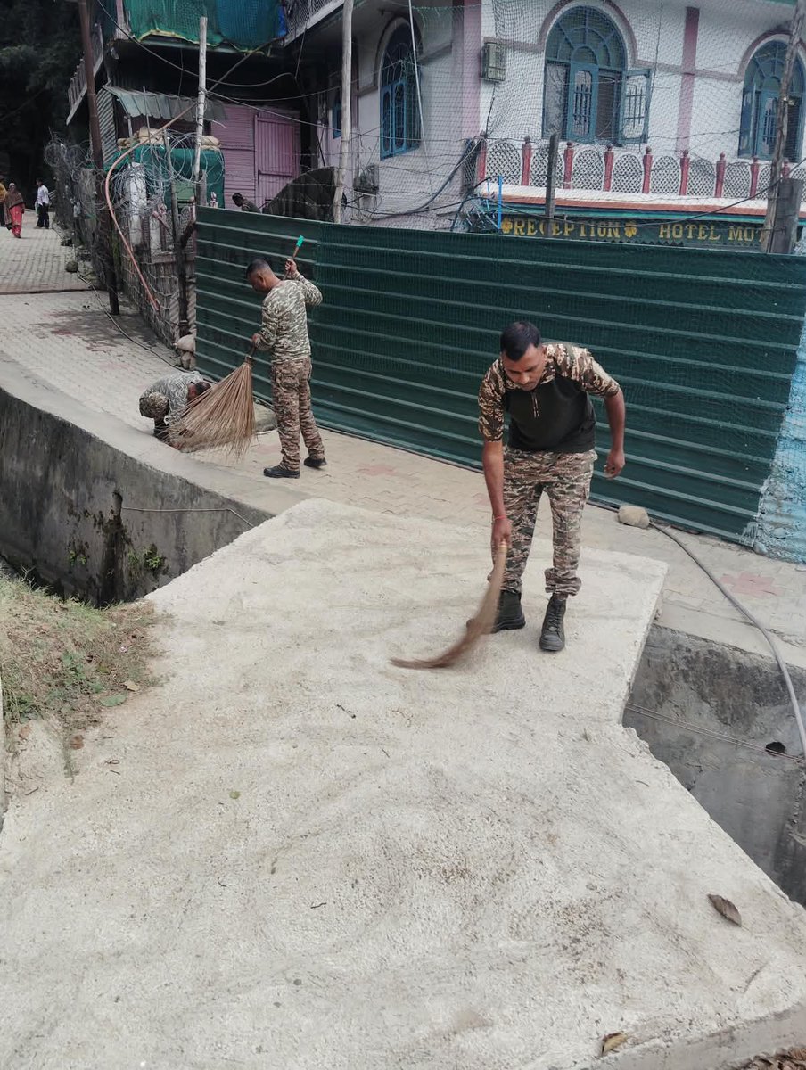 84BNCRPF's tweet photo. As part of #SpecialCampaign6 and #SwachhataHiSeva2026, F Coy, 84 Bn CRPF, conducted a cleanliness and sanitation drive at Batote on 26 Sep 2026, promoting cleanliness, hygiene under the vision of a Clean and Healthy India.

#SwachhBharat #CleanIndia #CRPF #SwachhataHiSeva https://t.co/gnOOoIoqCE