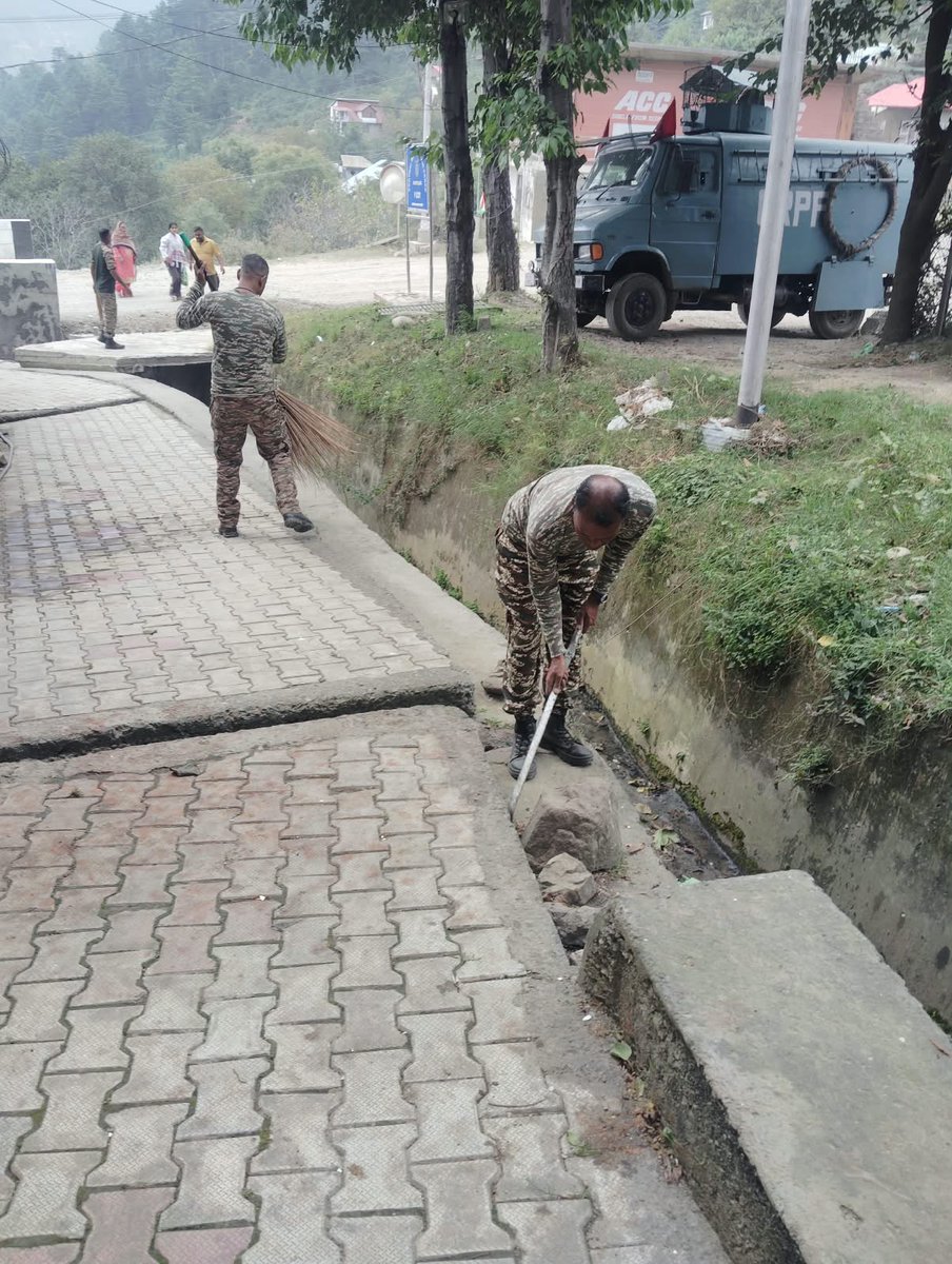84BNCRPF's tweet photo. As part of #SpecialCampaign6 and #SwachhataHiSeva2026, F Coy, 84 Bn CRPF, conducted a cleanliness and sanitation drive at Batote on 26 Sep 2026, promoting cleanliness, hygiene under the vision of a Clean and Healthy India.

#SwachhBharat #CleanIndia #CRPF #SwachhataHiSeva https://t.co/gnOOoIoqCE