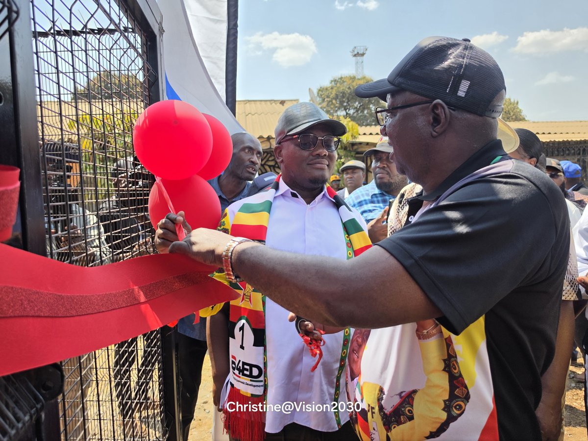 chrissy10charu's tweet photo. ZANU PF Secretary for the War Veterans League, Cde Douglas Mahiya, handed over a solar-powered borehole and a Borehole Drilling rig to the Provincial War Veterans League in the province. 

Makorokoto kuvarwi verusununguko varangarirwa 👏 https://t.co/2wLNoSpU2P