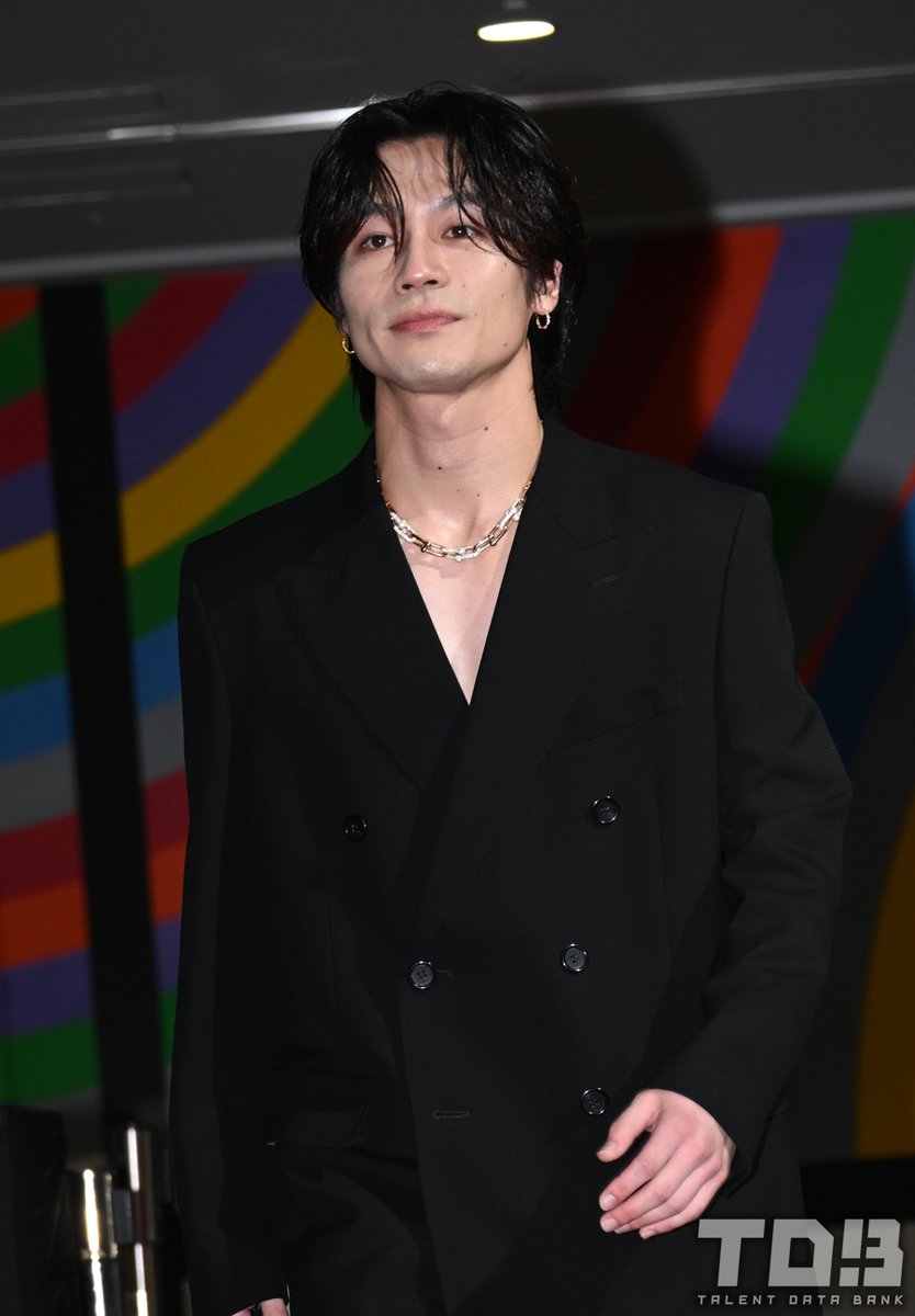 talent_databank's tweet photo. 『はだかんぼうたち』
制作発表記者会見

松田元太、ジャケット姿で「“はだかんぼう”で失礼いたします」と素肌をアピール！髙木雄也からは“誠実”さを褒められ大喜び！

出演が決まった際のメンバーからの反響も明かす！

https://t.co/kMK52mhULV

#はだかんぼうたち #松田元太 #TravisJapan https://t.co/od8WMTY2Kg