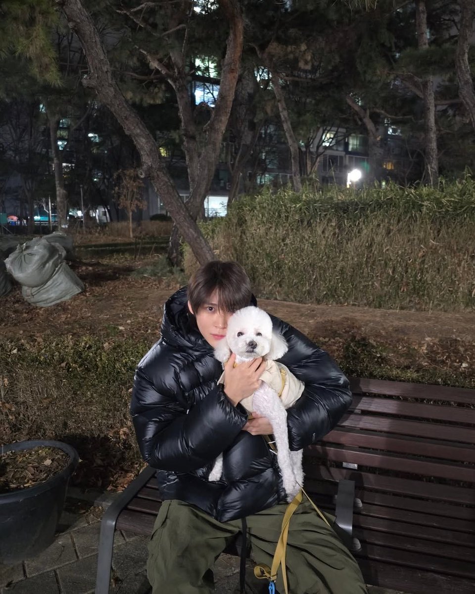 Myes319's tweet photo. 찰리랑은석이😳😳 https://t.co/rS8gHrssKW