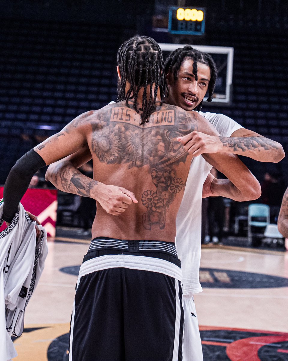 theBAL's tweet photo. Rivals for 40 minutes. Respect after the final buzzer. 🤝 https://t.co/RKJztI8ILm