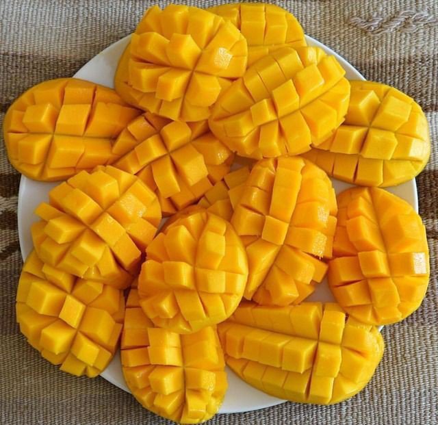 piscesgirle's tweet photo. setuju gak, kalau mangga buah paling enak? https://t.co/oZmzAHgdi4