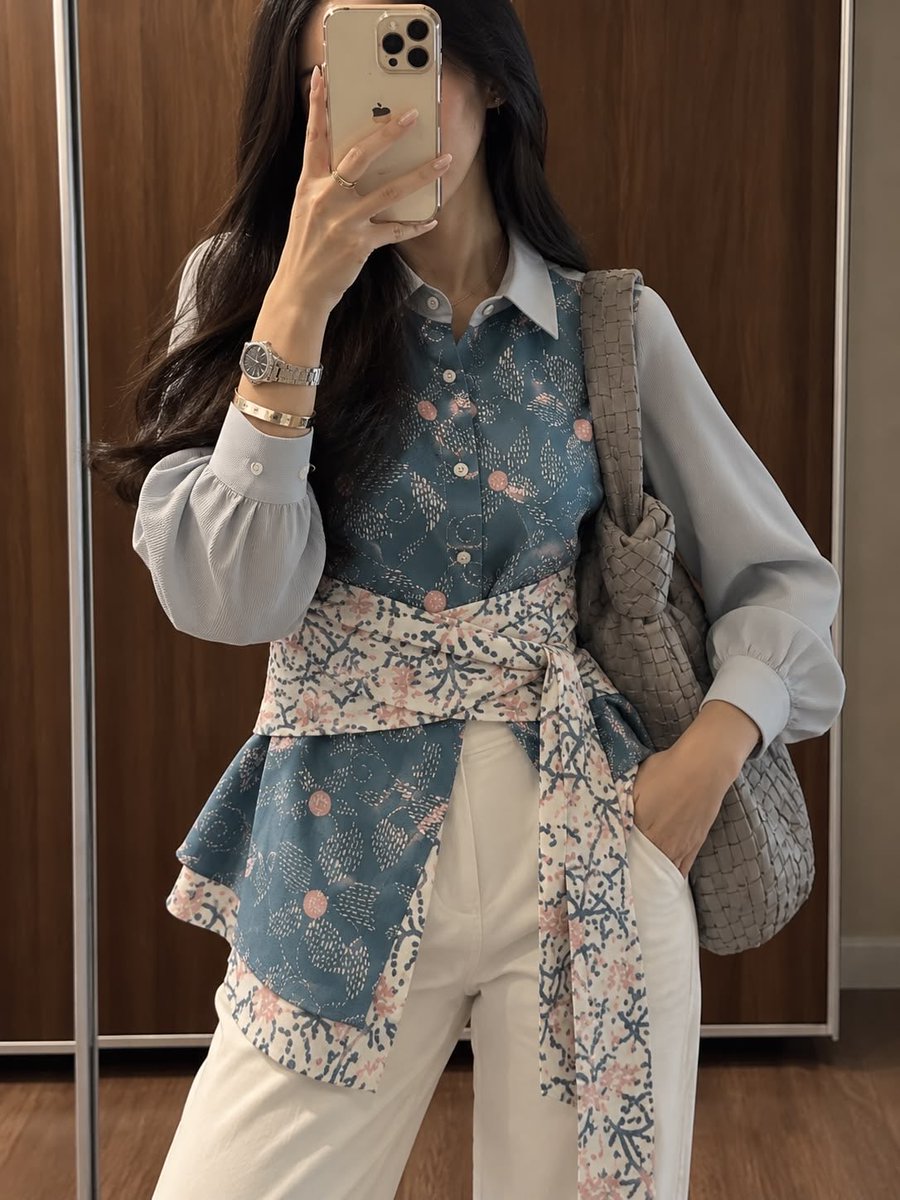 JournalyOutfit's tweet photo. URUSAN PILIH BATIK CAKEP, AKU MENANG‼️

[edisi sebentar lagi hari batik] https://t.co/SwRAFaXTmD