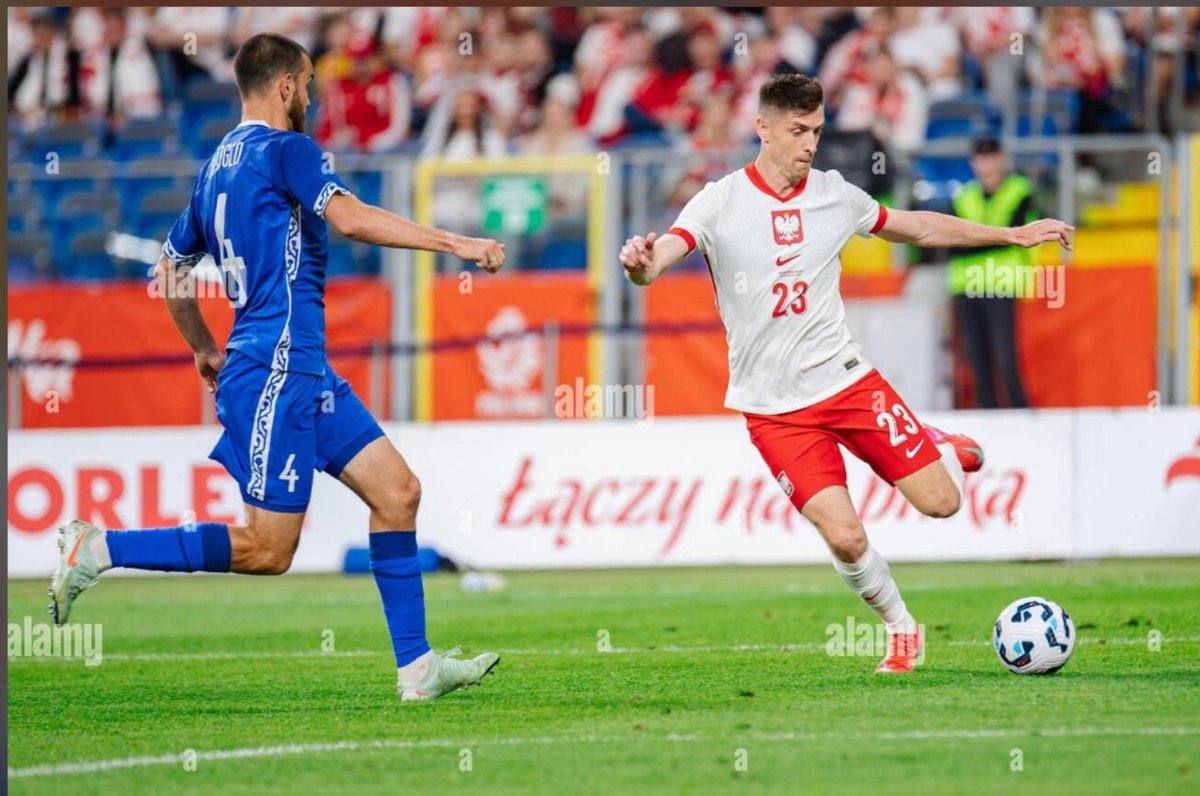 TudorFloribohl's tweet photo. Diseară e meci mare! 🇲🇩⚽️ Naționala Moldovei debutează în Liga Națiunilor împotriva Slovaciei!
​Băieții au nevoie de toată susținerea noastră diseară. Ce predicții aveți pentru meci? Batem diseară?! 🚀👇
​#HaiMoldova #SlovakiaMoldova https://t.co/H5ktc3gYmO