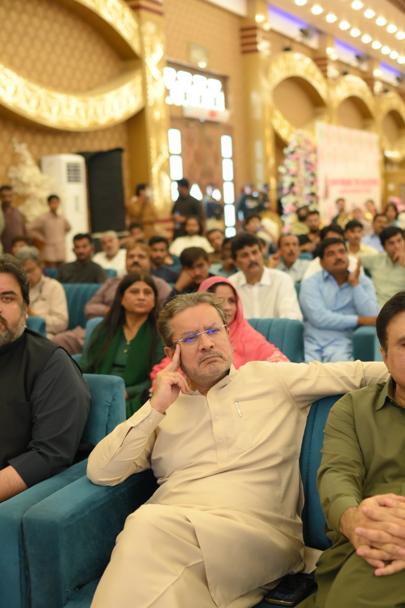 FaizullahK64113's tweet photo. جب سفر آسان ہوتا ہے تو مواقع بھی قریب آتے ہیں۔ میرپورخاص میں خواتین کو مفت پنک اسکوٹیز کی فراہمی خواتین کی عملی بااختیاری کی جانب اہم پیش رفت ہے۔
#FreePinkScootyMirpurkhas #WomenEmpowerment https://t.co/qUT93iVzbb