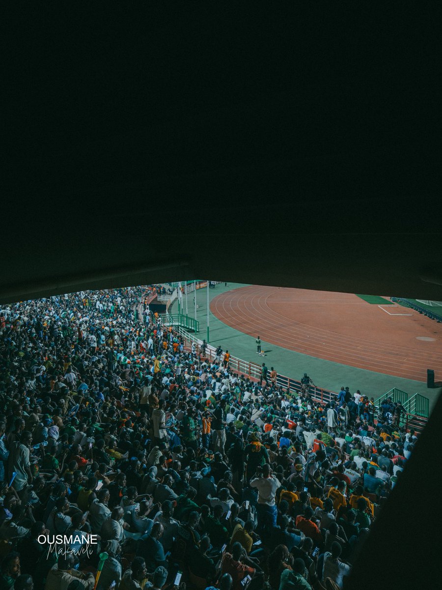 OusmaneMakaveli's tweet photo. Alors que les aigles gagnait 
J’étais concentré et sur le match et sur l’ambiance dans le stade. 
.
📸 Makaveli 
🇲🇱 Mali puissanci https://t.co/hugQ8dxfrr
