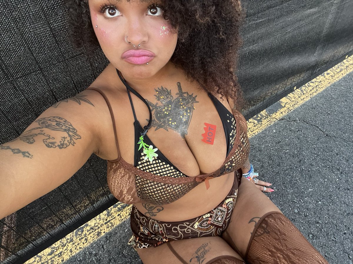 lipglossdollbri tweet picture