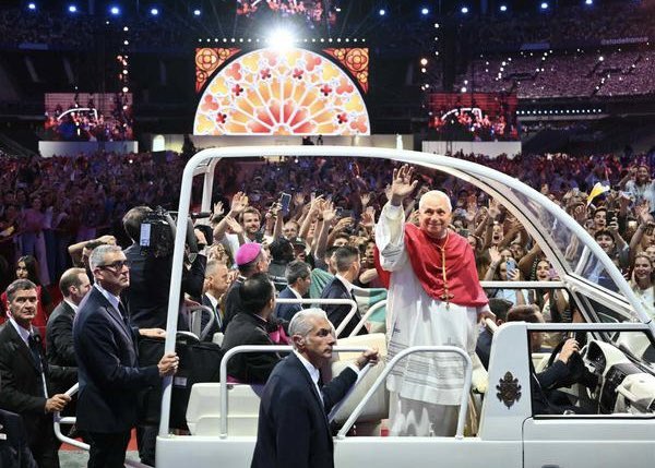 Frontieresmedia's tweet photo. 🚨 Veillée du pape au Stade de France : 0 interpellation recensée. https://t.co/7B10K0Il3d
