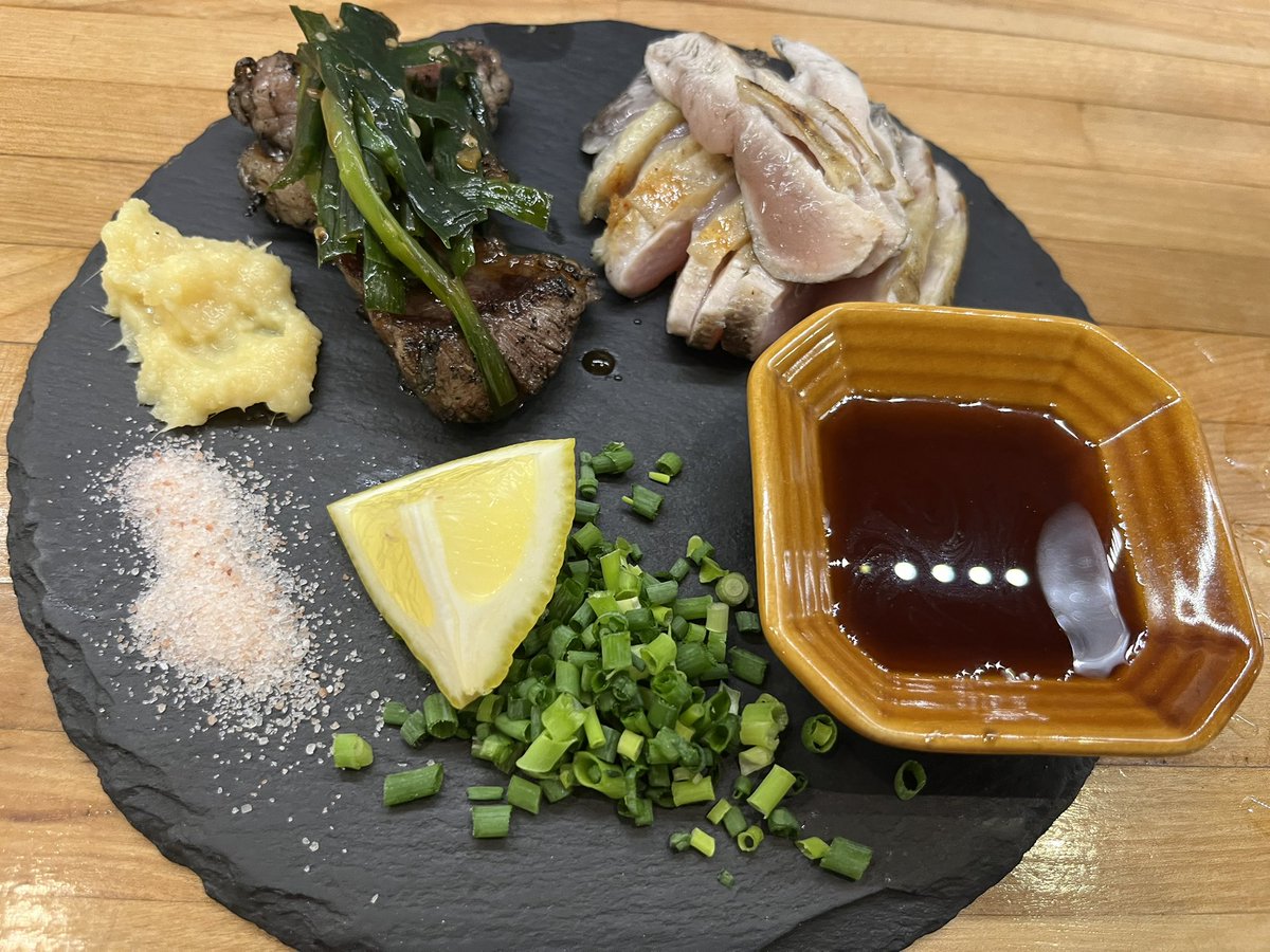 zxiaoye20's tweet photo. 家の最寄り駅の居酒屋。
やっぱり俺は酒の神にだけは愛されている... https://t.co/Lf2LFTz9Kw