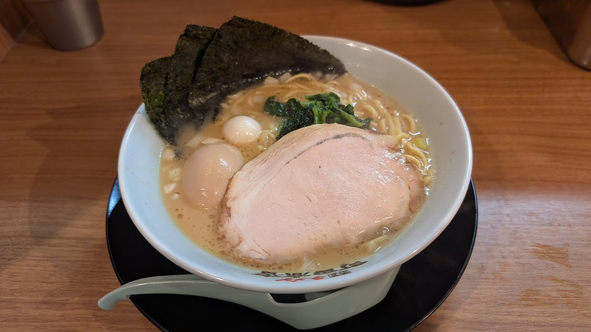 bob_japan's tweet photo. こんなにチャーシュー大きかったっけ https://t.co/QQcuTZ7si1