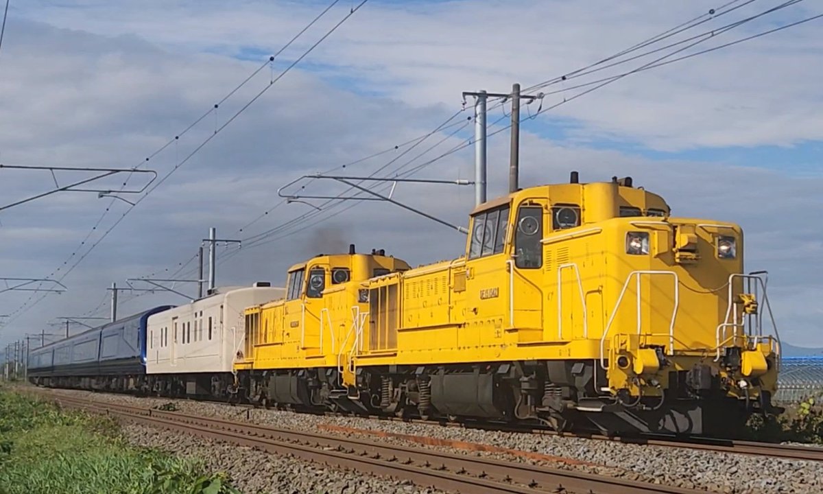 iakPXv9phi46316's tweet photo. 2026・9・26
函館本線・宗谷本線にて
DE15+DE15+マニ50+伊豆急2100系(ロイヤルエクスプレス)
Hokkaido  日本最北端の旅
ラストランを撮れて大満足です。 https://t.co/gEpHMQ3xOK