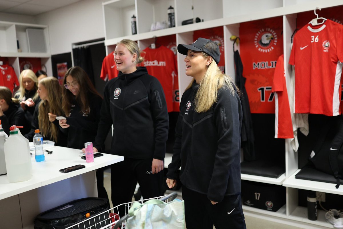 StorvretaIBK's tweet photo. På plats och redo för hemmapremiär 🦅🏟️
14:00 tar vi emot Lund i IFU Arena och på Innebandy Play, följ hela Storvreta IBK hela säsongen till superpris, läs mer via länken📺
#viärvreta #SSLse #innebandy #ViÄlskarInnebandy
https://t.co/XOFHd8e4UM https://t.co/1v8lYjrsQW