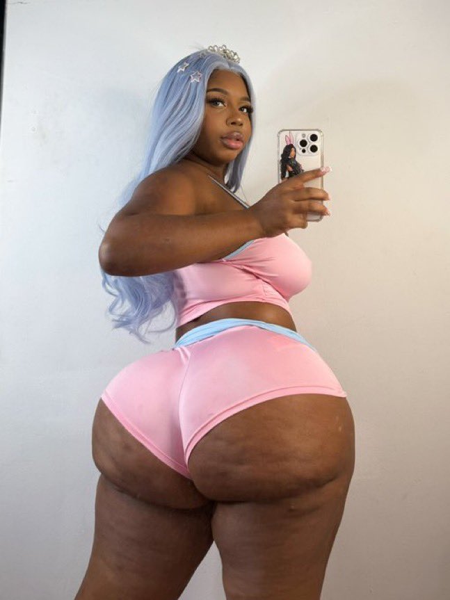 babylillyx11's tweet photo. Am down let’s fuck 😜 https://t.co/jXEfR39cg1