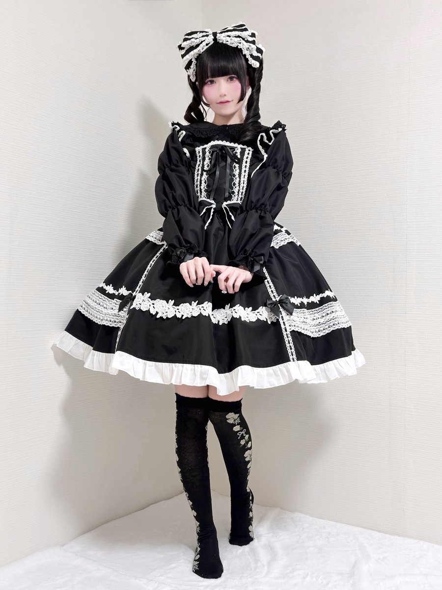 __maria__0_0's tweet photo. 🎀レース切替ジャンスカワンピース🎀(受注)

S/M/Lサイズ展開
中黒 Mサイズ 334-0433
中桃 Mサイズ 334-0576
中赤 Mサイズ334-0595

11,000円(税込) https://t.co/AEUbcA6F6L