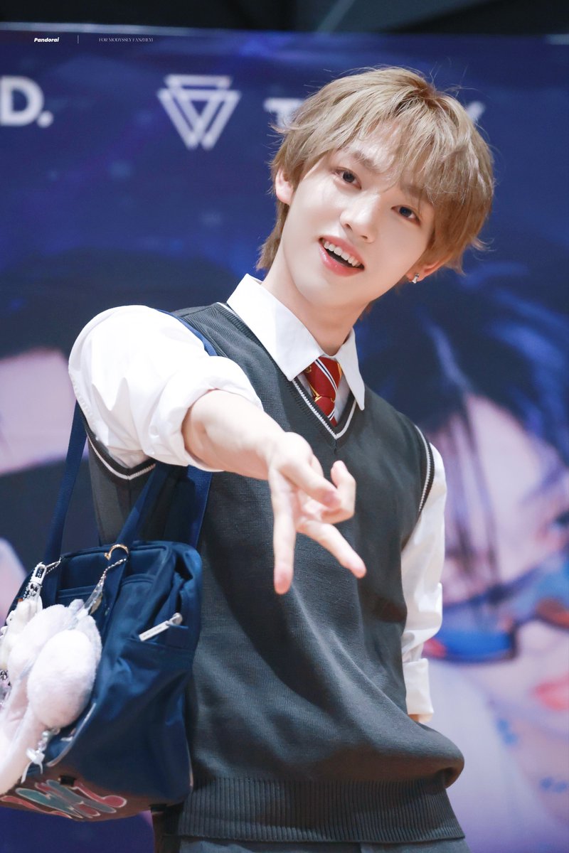 Pandorai_0122's tweet photo. 260921 TRINITY팬싸 일본

야호✌️

#모디세이 #MODYSSEY
#판저이 #FANZHEYI #范哲逸 https://t.co/e03ayj1WYq