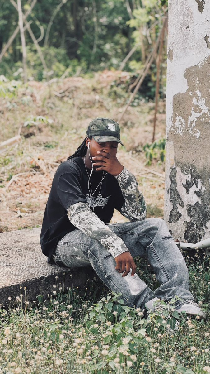 stackup_lxry's tweet photo. This one ain’t for the closet… this one is for the streets!🙂‍↔️🔥you wearing this or watching from the sidelines?👀#trendingréels #streetwear https://t.co/eXsc8auije