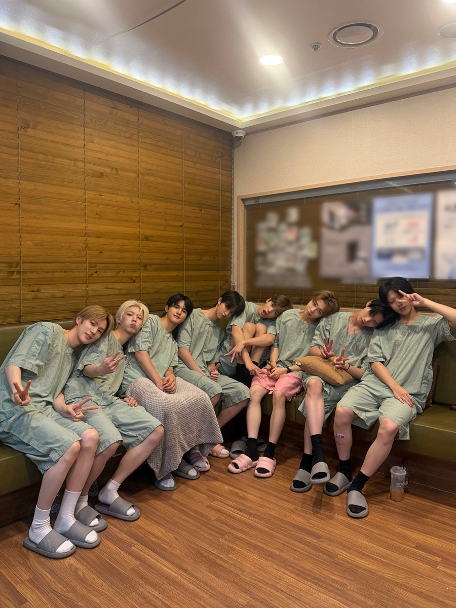8TURN_official's tweet photo. [📷]

몸도 마음도 건강한 한가위 보내기🌕

#8TURN #에잇턴 #エイトターン https://t.co/zYbcKlGBKx