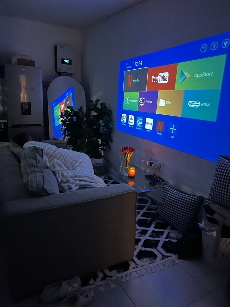 AsaabaCharlotte's tweet photo. If you can't afford a tv.....buy a projector.... https://t.co/KUKrZzdMOW