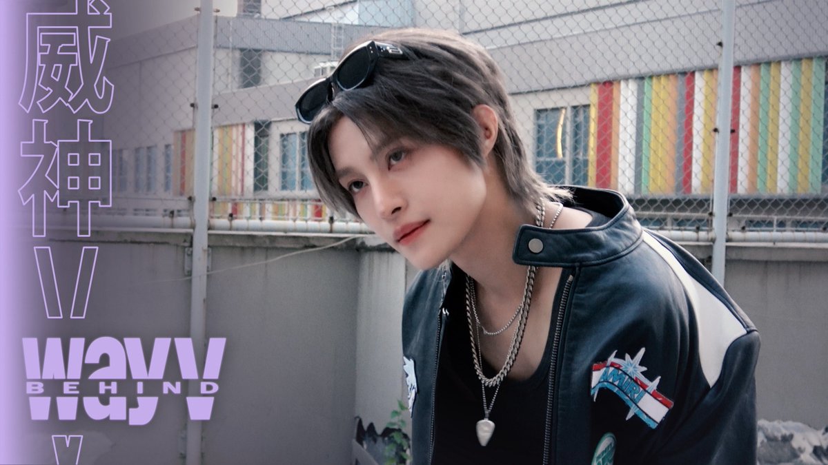 WayV_official's tweet photo. Tell everyone that I completed it very well👍🎤  I YANGYANG 'RAP TO TOP《我要上巅峰》' Behind

https://t.co/y8yFRcp6Ni

EVERYTHING, ALL AT ONCE, NEO
https://t.co/JdAsGZLJoh

#YANGYANG #扬扬 
#RAPTOTOP #我要上巅峰
#WayV #威神V #Behind
#NCT_10TH_ANNIVERSARY https://t.co/v5nGlpayeY