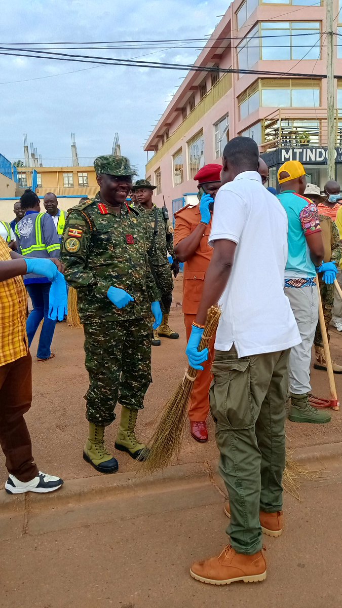 ObalimTonny's tweet photo. Today, I joined fellow leaders and community members in the National Cleaning Day activities in Laroo-Pece Gulu City.

A clean city starts with all of us. I appreciate everyone who came out and contributed in one way or another.

Thank you for showing up.

#NationalCleaningDay https://t.co/2HsWvOsg0y