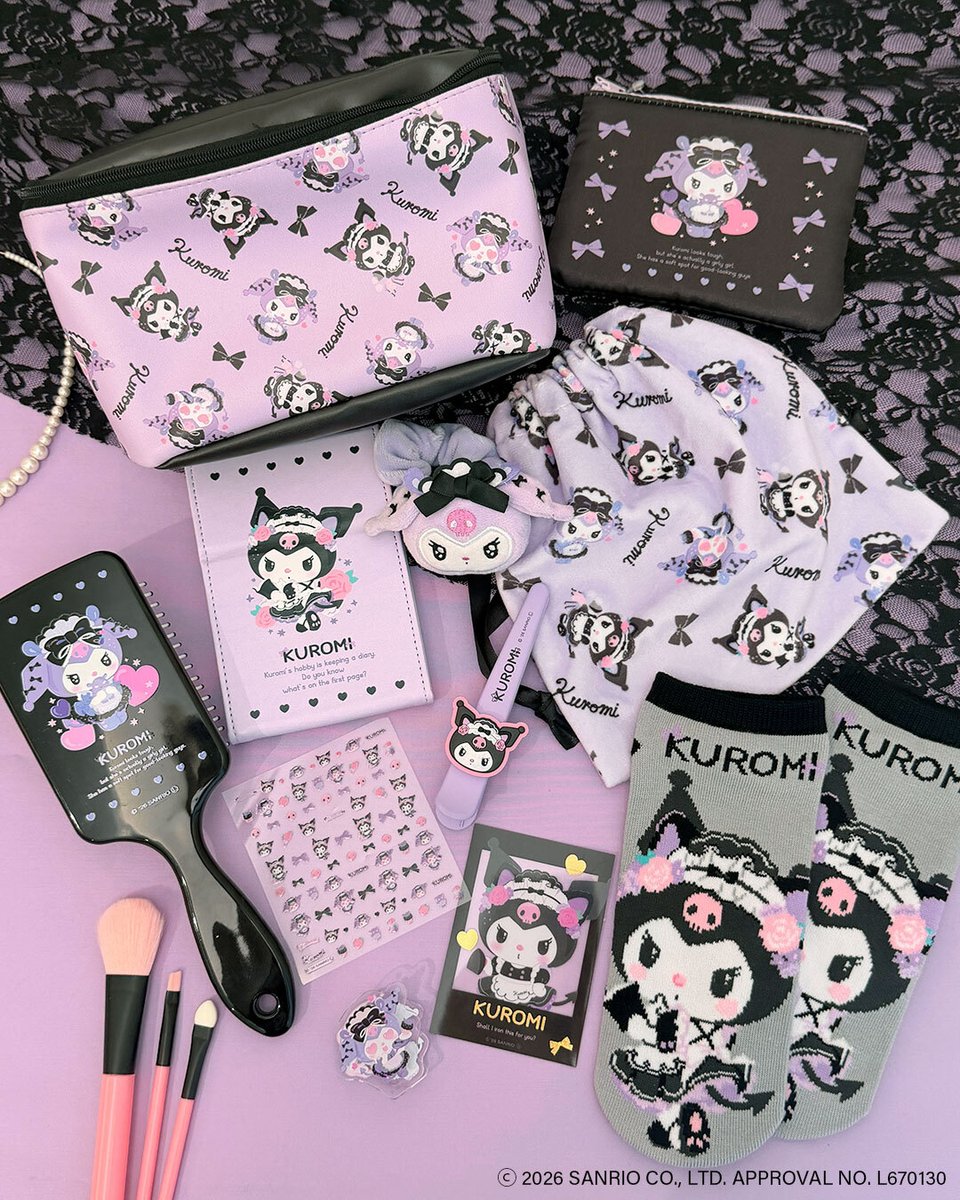 thankyoumart's tweet photo. 🖤10月2日(金)より店頭販売スタート📣🖤

「クロミ」がメイドに大変身🪄
最強すぎる組み合わせのアイテムが登場🎶❕

もちろん全部390円(税込429円)🏷️
お気に入りのアイテムを見つけてみてね⭐

🟣店頭販売：10月2日(金)～順次入荷
🟣WEB先行予約：好評受付中
https://t.co/zalVcnfd48 https://t.co/oSM59ImR1L
