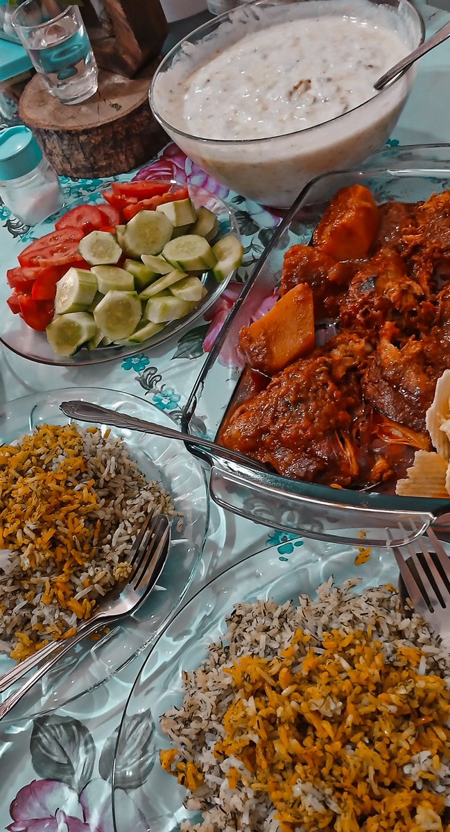 fatemeh7961's tweet photo. مزه‌شو که مجازی نمی‌تونید بچشید 😂
پس فعلاً به دیزاین و دست‌پختم از ۱۰ نمره بدین 🍽️
ببینم چند می‌گیرم 👀 https://t.co/FqkkdWMz7e