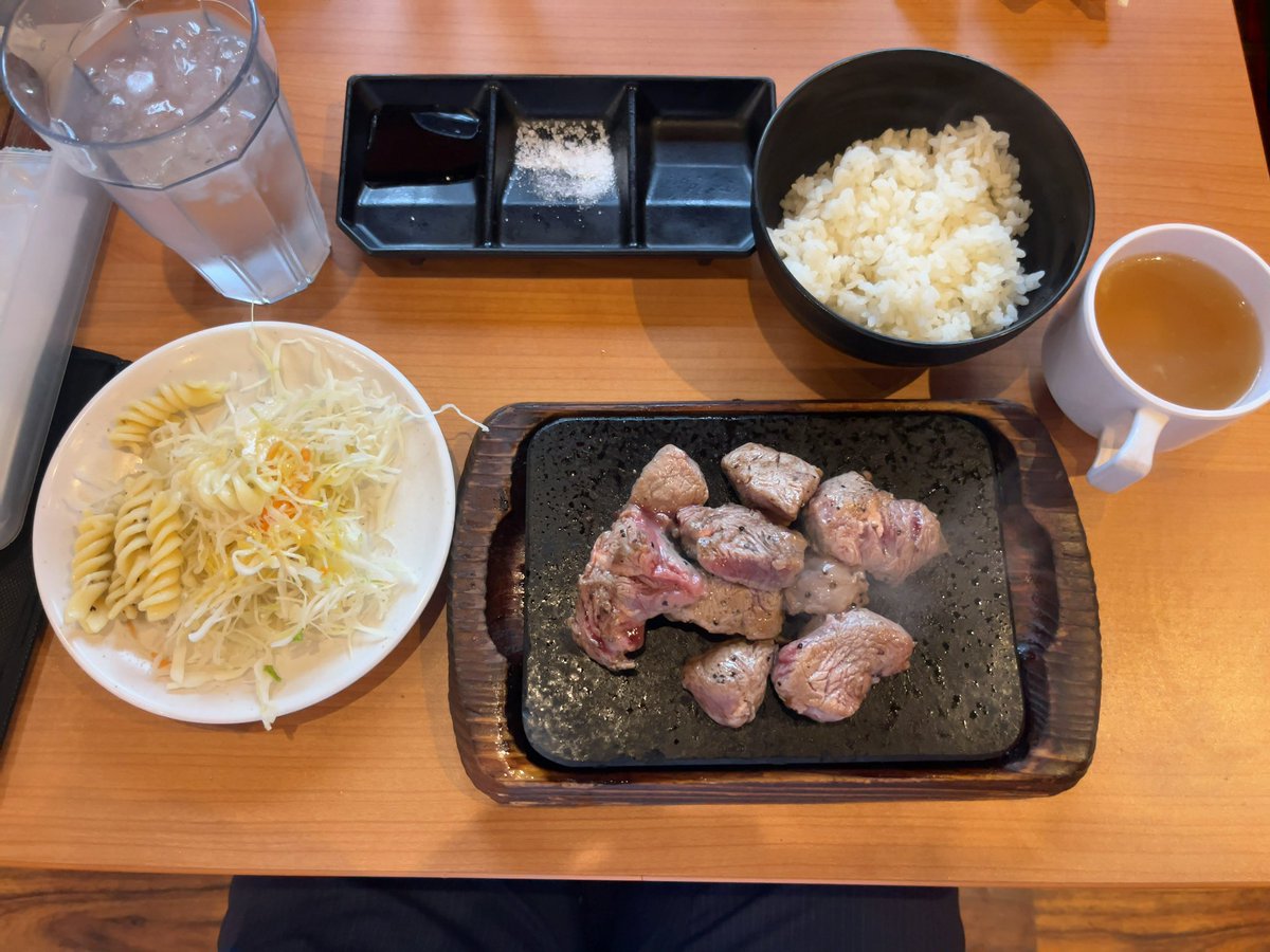 yiz10437's tweet photo. やっぱりステーキですよね！
柔らかくて美味しかったです♪
◆ やっぱりステーキ 垣生店
愛媛県松山市西垣生町790-5 
#ランチ #ステーキ #松山市 #やっぱりステーキ https://t.co/HkmssJdHRl