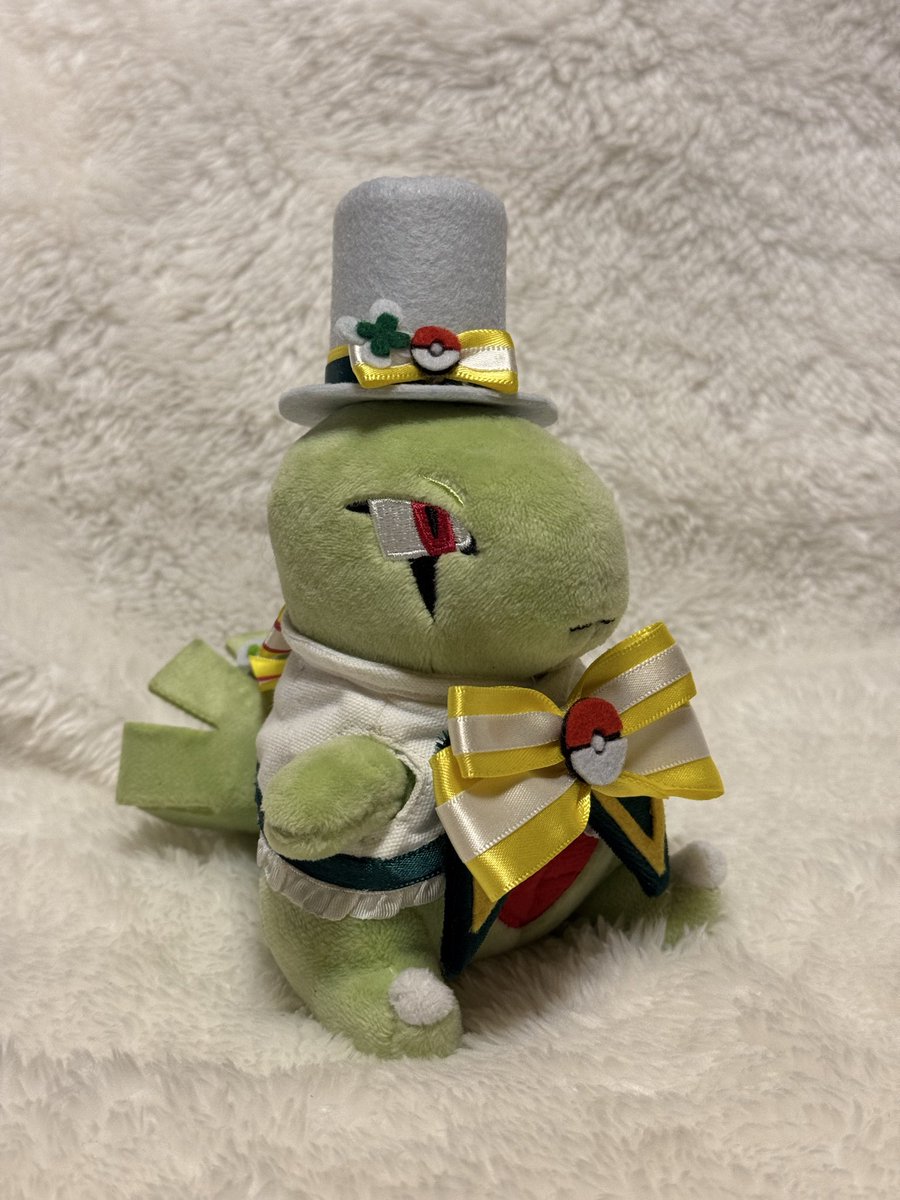 Ms7ms02's tweet photo. ポケパークの衣装を職場の方に作ってもらったんだけど....唯一私が作った帽子としっぽのお花がなんか違和感なんだけどどうしよう....笑

モンスターボールだけは自分で言うのもなんだけど上手くできてると思うんだ🥺 https://t.co/uxwLzTKvRu