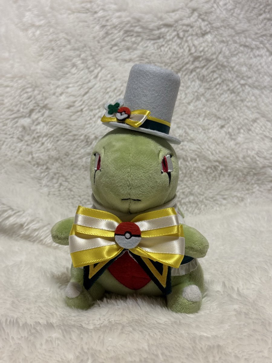 Ms7ms02's tweet photo. ポケパークの衣装を職場の方に作ってもらったんだけど....唯一私が作った帽子としっぽのお花がなんか違和感なんだけどどうしよう....笑

モンスターボールだけは自分で言うのもなんだけど上手くできてると思うんだ🥺 https://t.co/uxwLzTKvRu