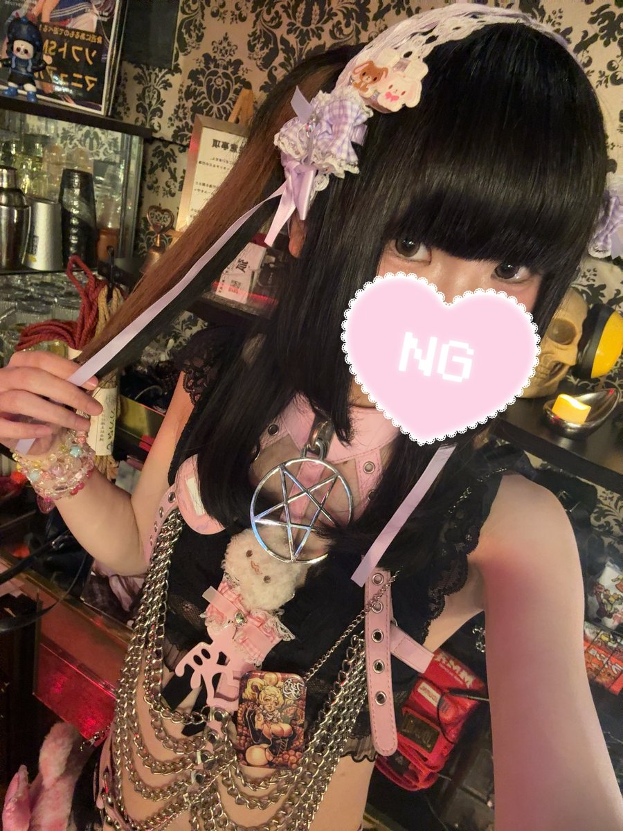 mephostopheles6's tweet photo. 出勤したよ😈
土曜日いるの珍しいでしょ✨
今日はワイン会だよ🍷みんなで飲もう💜 https://t.co/fN60sf8Bu0
