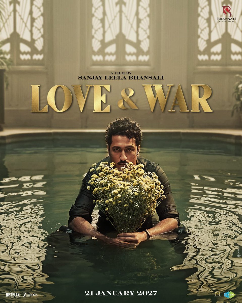 aakas27366's tweet photo. Yeh banda har poster mein ek naya vibe kaise le aata hai? #LoveAndWar. https://t.co/Gztne8IdVA