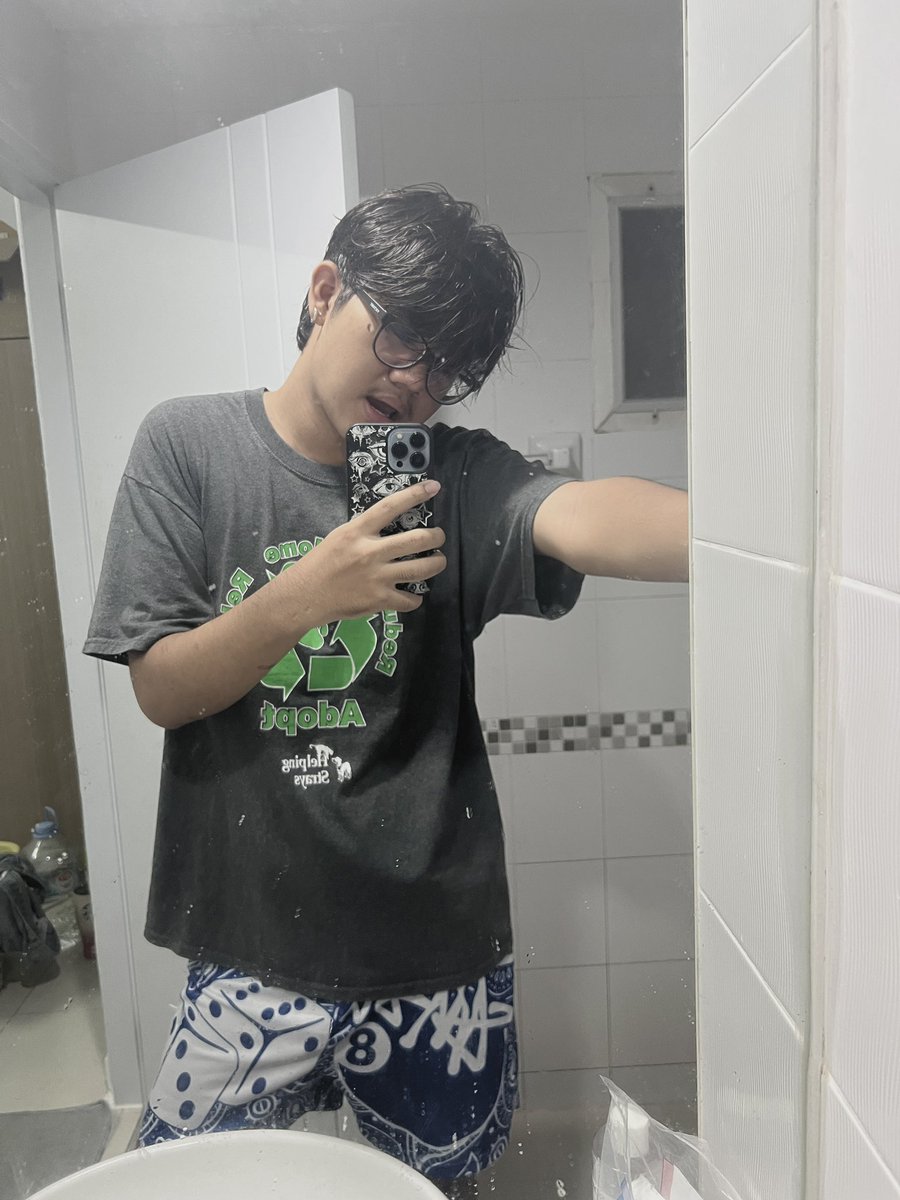 Txchkrnnn_'s tweet photo. ฝนตกน้ำท่วมเหงาวะ https://t.co/0FnzBDQ37T