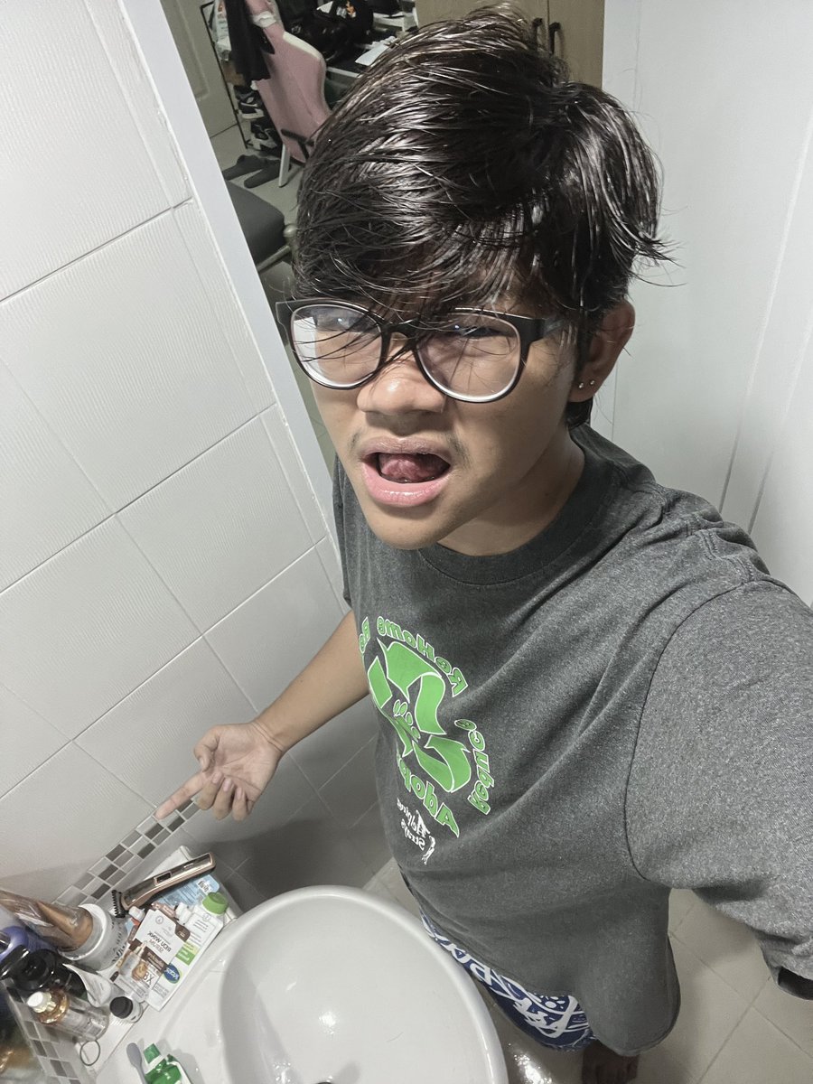 Txchkrnnn_'s tweet photo. ฝนตกน้ำท่วมเหงาวะ https://t.co/0FnzBDQ37T