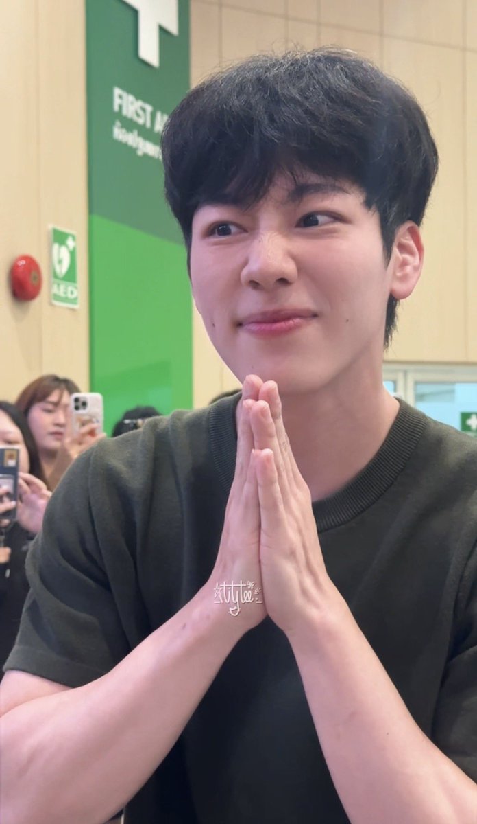 _TITYTEE_'s tweet photo. ยิ้มจมูกหย่นหน่อย ยิ้มจมูกหย่น
นี่เราเป็นโรคติดอ่างหรือนี่ น่ารักอ่าๆๆๆๆๆ🫶🏻🫶🏻 นุตรายยย นุเดรสสส ♥️♥️🤏🏼🤏🏼🫪

#ROOKIEDIVOSCONCERT
#warwanarat @warwanarat https://t.co/ENlzH6sied