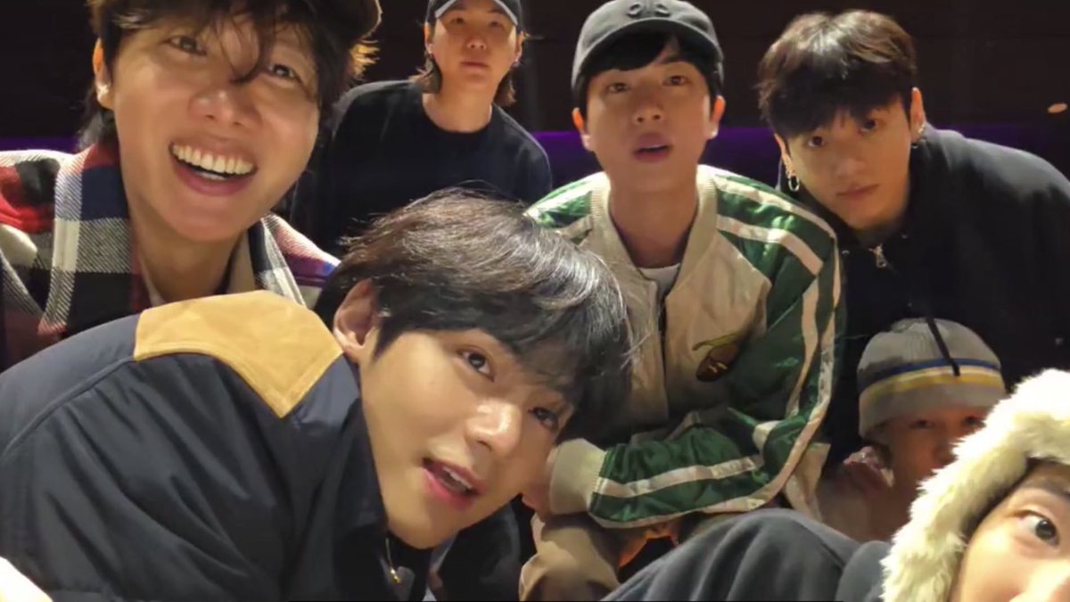 btsfanboyhere's tweet photo. Both Retweet &amp; reply count as vote!

I vote for #ARIASBTS at the 2026 ARIA Music Awards. https://t.co/3HcrcftUDy