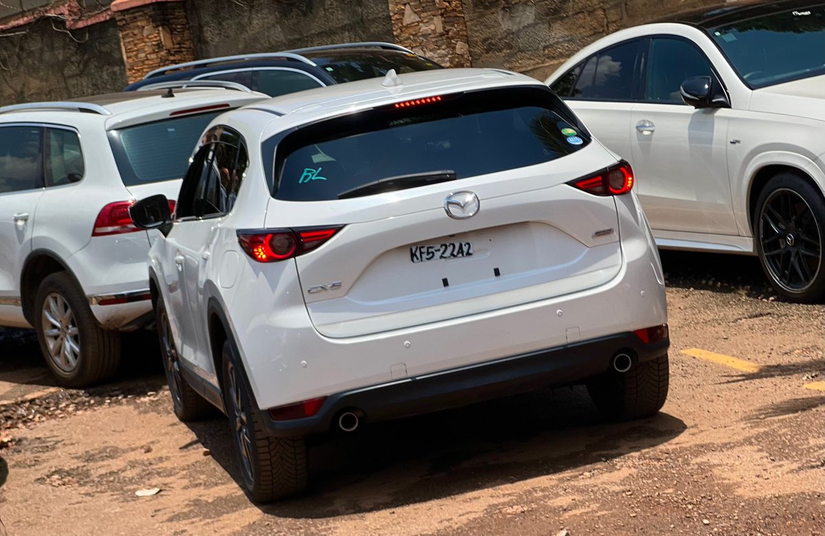 kitagatamotors's tweet photo. The perfect mix of luxury and daily reliability. The 2017 Mazda CX-5 is ready for you. Order for it now🔥
Petrol | Price Ugx75m 
📞0704668111 https://t.co/TcSJ998ODC