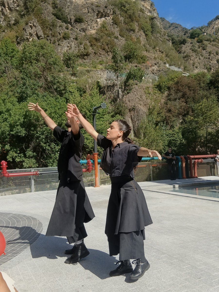 fannyalonso83's tweet photo. Tenim un país meravellós on fem coses meravelloses. El creixement i la diversitat també porten art i cultura. @comuee 
#FestivalCaldes
#ComunidadGlovo https://t.co/YESaKMyBsK