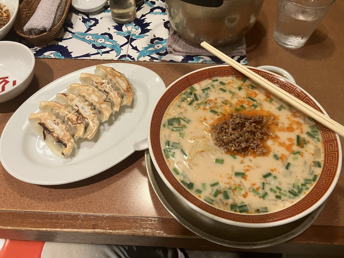 kabigon1969's tweet photo. アジアンヌードル
弟と https://t.co/YoLXClBjfU