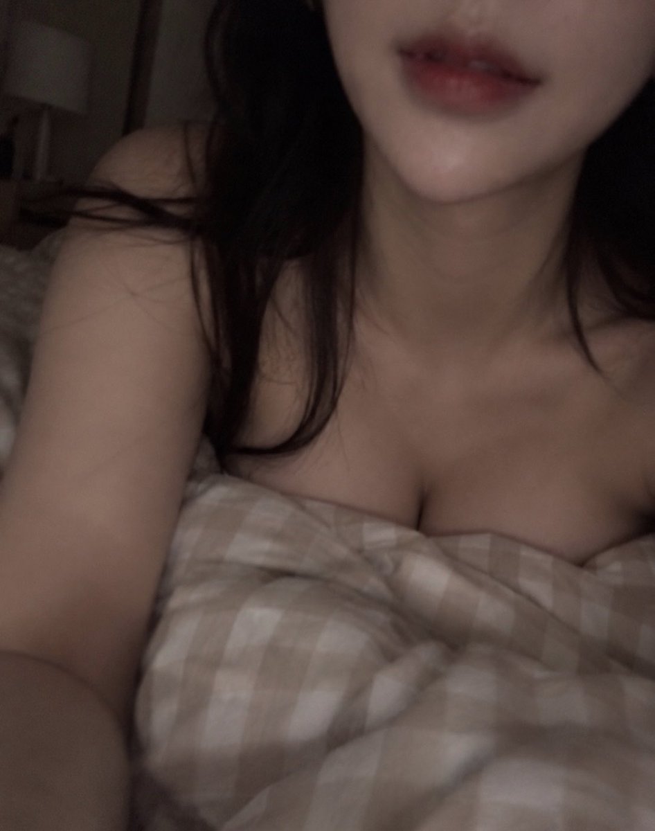 0Stealthy's tweet photo. 방금 찍은 자위 영상.............        

처음으로 자위영상을 찍게되었는데 혹시나 받아 보실분있나요?        

나 보면서 딸치는 남자 있을가?        

선착순 당연히        

#부산 #젊은여성 https://t.co/4PZgDAF6Or