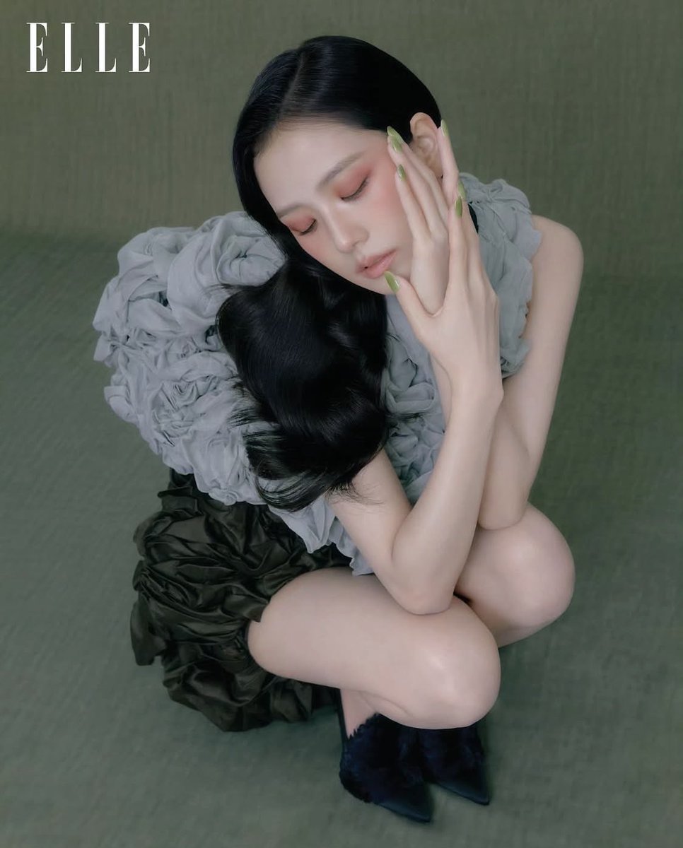 thatgirl_JISOO's tweet photo. oh mother https://t.co/aNmjfjRPOl