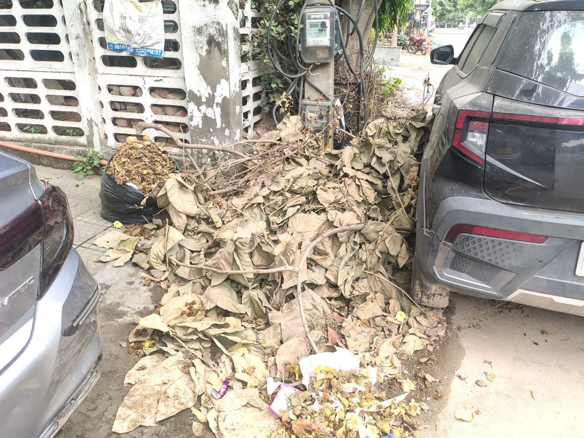 RWAGURUGRAM's tweet photo. No way . Ward 8  (zone 2) Gurugram  is far far  worse. 

Gurugram cannot become a world-class city with MCG’s slum-class sanitation management 😂

MCG has repeatedly proved it is simply not competent to manage sanitation in planned colonies. 

Sector 9A has gone two months without regular sweeping and still no solution in sight. 
When it comes to sanitation there is ZERO supervision and unlimited excuses.
The only thing MCG can do is the conversion of planned colonies into slums.

What is this and why is this here?
@MunCorpGurugram 
@OfficialGMDA 
@cmohry 
@NayabSainiBJP 
@Rao_InderjitS 
@RaoNarbir 
@bjparchanagupta 
@ArtiSinghRao 
@ulbharyana 
@moefcc 
@MoHUA_India 
@MoHFW_INDIA 
@HspcbN 
@SwachhBharatGov 
@SwaachBharat 
@SwachSurvekshan 
@VipulGoelBJP .