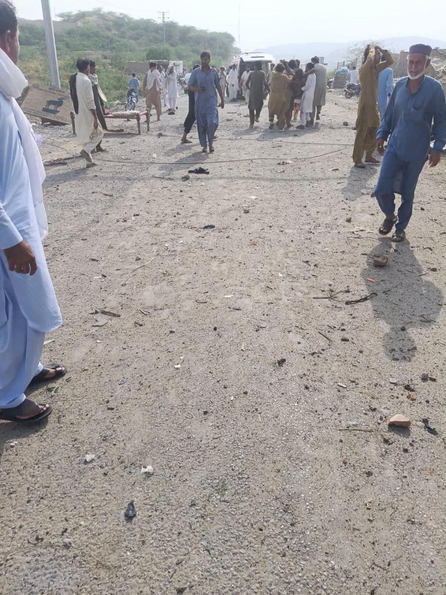 HassanAbbasian's tweet photo. Very painful visuals coming from D.I. Khan, and the TTP has again claimed responsibility for the attack.
This must be the final wake-up call for Pakistan. Nonstop airstrikes on terror hideouts are the last solution 🙏 https://t.co/ThnhV7GBz2