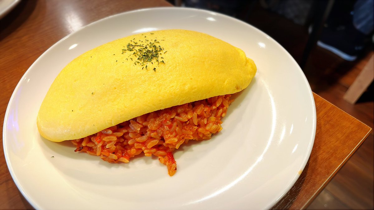 donguri_trip's tweet photo. シーフードオムライスが本当に美味しくて
どうしようオムライス依存症になるかもしれない https://t.co/2e1Odf34dh