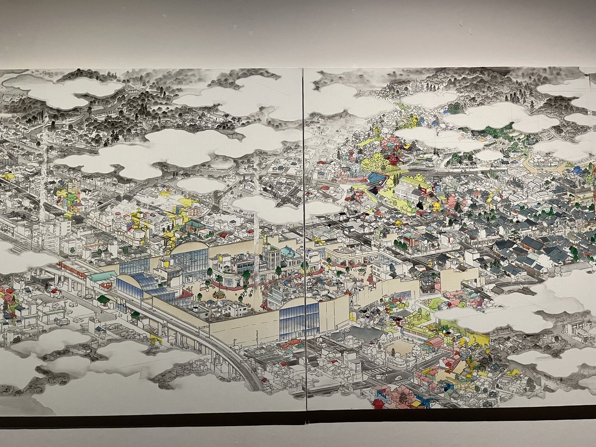 notesendenyou's tweet photo. 会期ギリギリで日曜美術館50年展行ってきました〜！

最初の方は有名な画家が並んでたけど段々と知らない画家になって行って、近代？現代？の画家についても勉強したいと思いました
あと石田徹也の絵を観れて良かったです
マスコットも売ってたんで買っちゃいました🐻 https://t.co/UqPULb5CRw