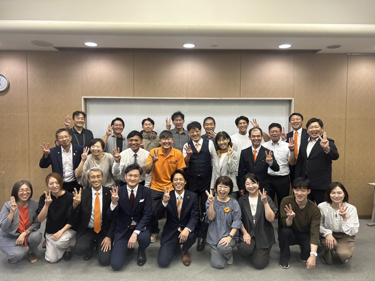 tnedcXzHrBJVQZD's tweet photo. 今日は四国中央市にて、参政党政治塾第三期第6回講義に参加しました。

選挙プランナーの松田馨さんから「政治活動と選挙運動の基本、候補者の心得」というテーマで講演いただき、後半はグループに分かれてワークショップを行い、塾生のみなさんと想いを共有。

今一度原点に立ち返り、安芸市での活動に繋げていきます。

<四万十町候補者説明会>
日時：9月27日（日）14:00～16:00
会場：環境改善センター
料金：無料

#参政党
#金城みきひろ