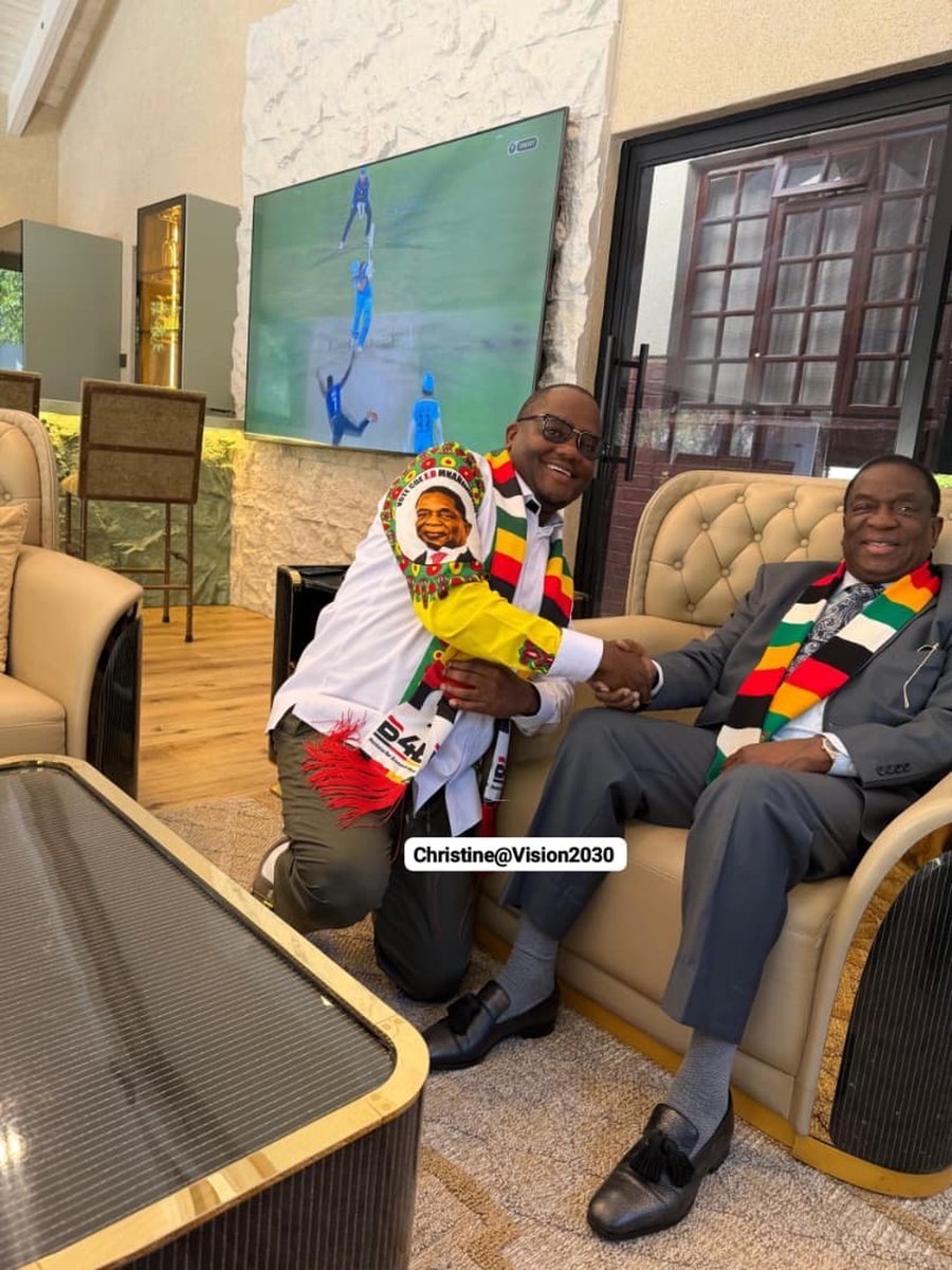 SIEACYBERTEAM's tweet photo. Before the Bindura war veterans rally, Dr @paultungwarara met with the his Boss @edmnangagwa to give a report and heads-up on the War veterans rally. Come to Bindura, we are here! https://t.co/g7X8FlM06C