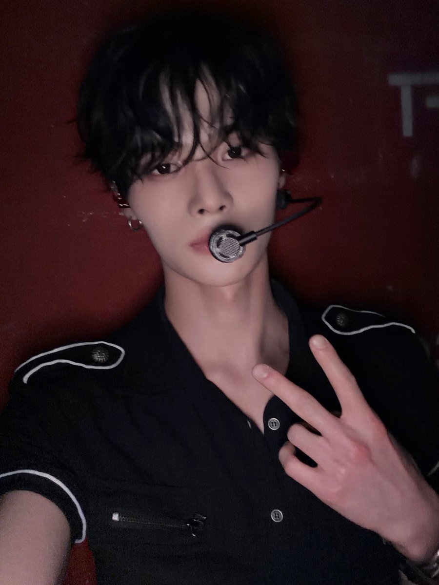 MEMBERS_8TURN's tweet photo. 🖤_🖤

#8TURN #에잇턴 #エイトターン
#명호 #MYUNGHO #ミョンホ https://t.co/yKOTqJMR7m