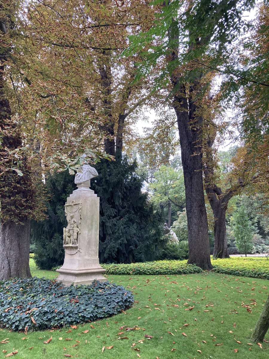JoyceCarolOates's tweet photo. Luxembourg Garden https://t.co/ibmQgURJBr